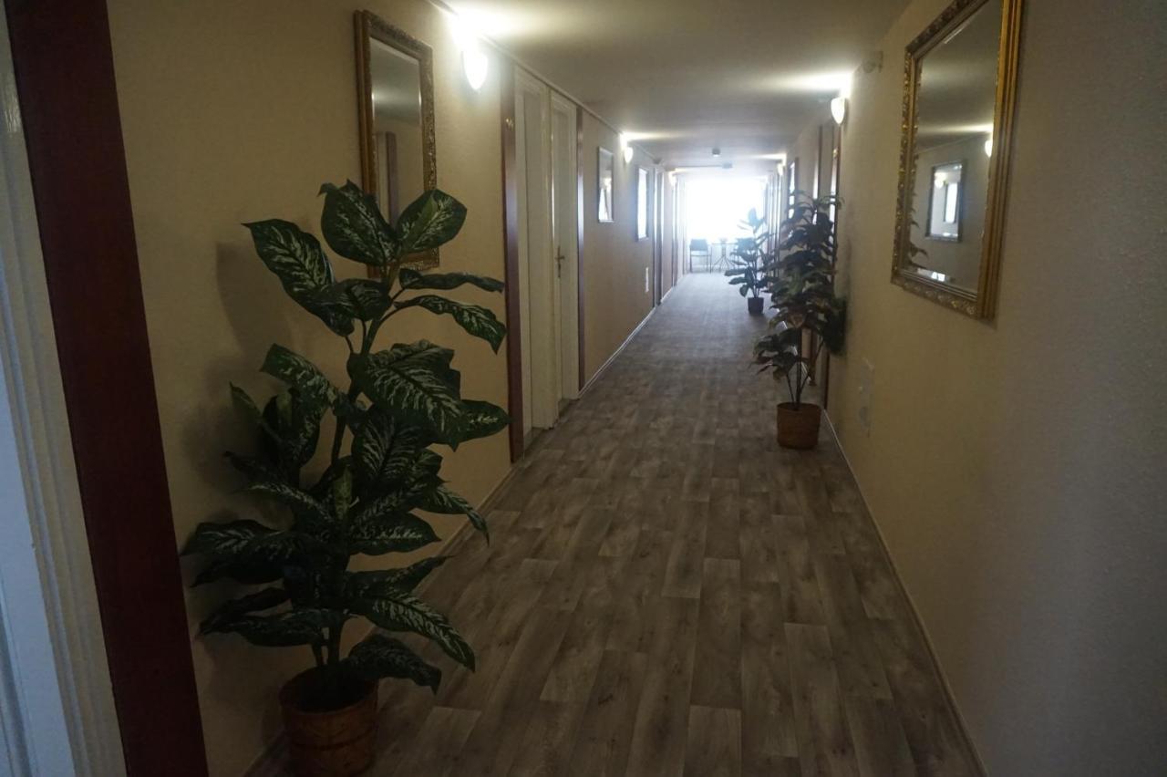 Hotel Ajka Uezlethaz Panzio Ajka Exterior photo